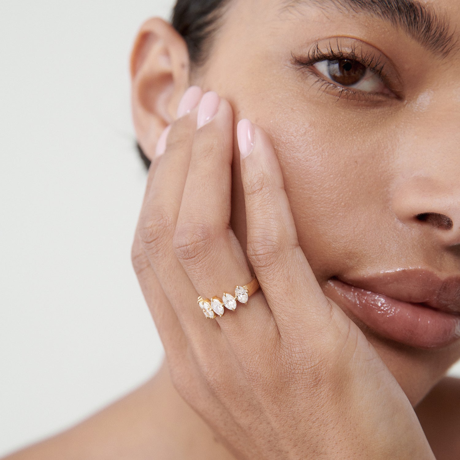 Lena Ring | Oval Claw Set Diamond Ring